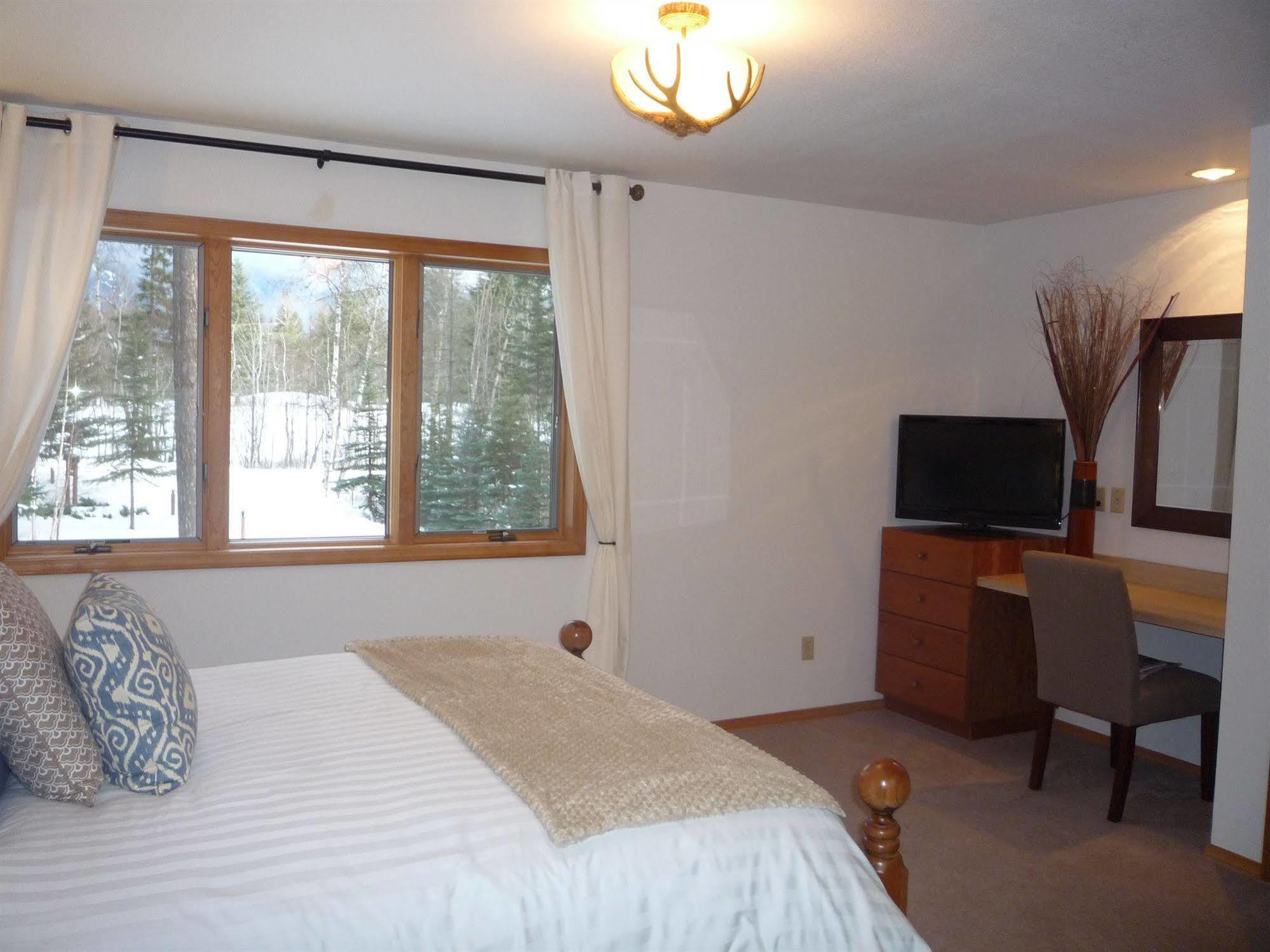 Meadow Lake View Bed And Breakfast โคลัมเบียฟอลส์ ภายนอก รูปภาพ