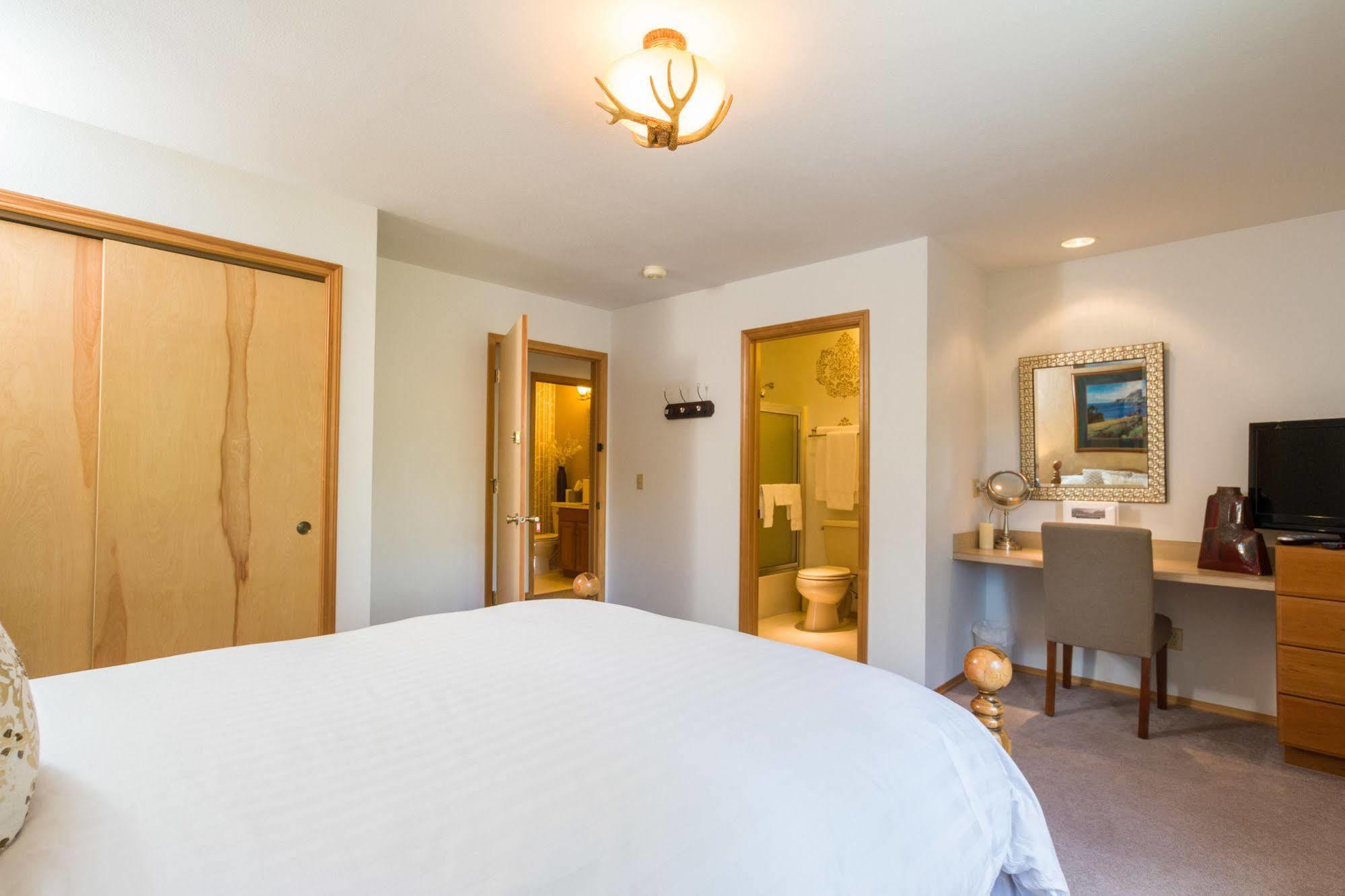 Meadow Lake View Bed And Breakfast โคลัมเบียฟอลส์ ภายนอก รูปภาพ